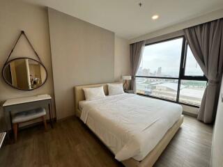 Contemporary bedroom with city view