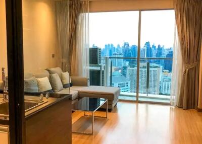 Skywalk Condominium - 3 Bed Condo for Rent *SKAN1581