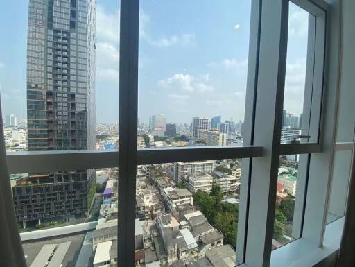 The Room Sathorn-TanonPun