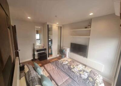 1 Bedroom Condo