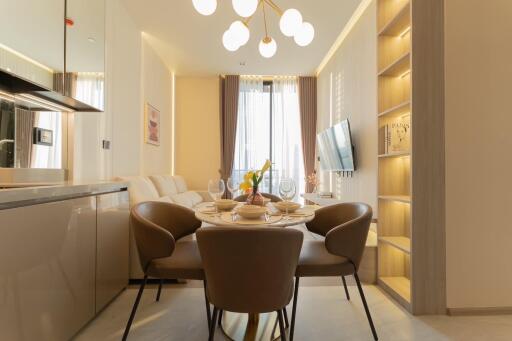 Modern kitchen with dining area