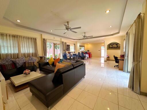 4 Bedrooms House East Pattaya H011491