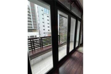 For Rent Pet friendly  newly renoavted 2 Bedrooms apartment in Phrom Phong - 920071001-12675