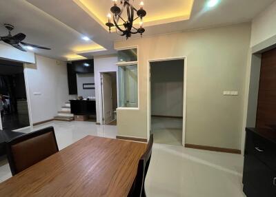 Townhouse for Sale at Golden town onnut patthanakan