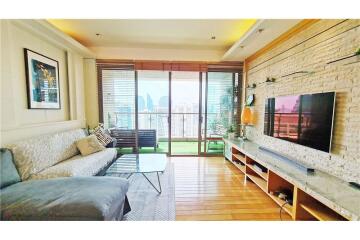 "Luxurious Condo in Central Bangkok - The Lakes Awaits!"