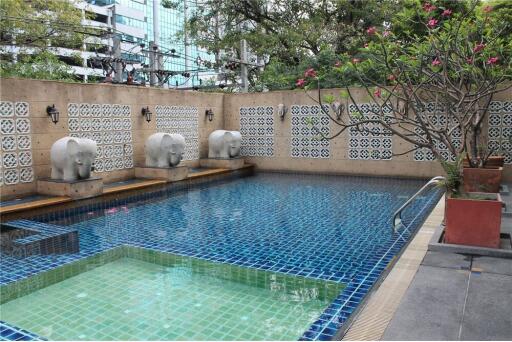 Pet friendly big balcony 2 bedroom in Sathorn