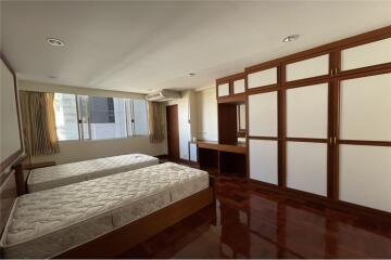 "Modern 3-Bed Condo in Vibrant Watthana, Bangkok"