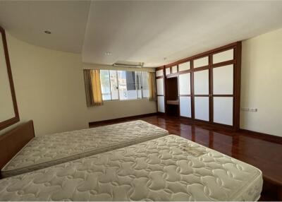 Spacious 3BR Condo with Maid Room - Grand Ville House 1, Sukhumvit 24