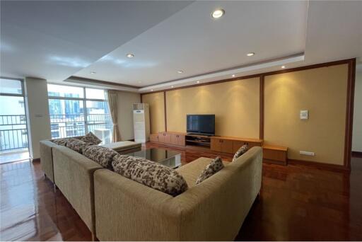 Spacious 3BR Condo with Maid Room - Grand Ville House 1, Sukhumvit 24