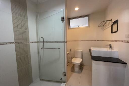 Spacious 3BR Condo with Maid Room - Grand Ville House 1, Sukhumvit 24