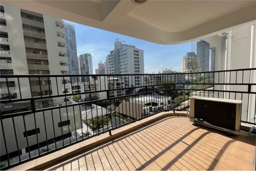 "Modern 3-Bed Condo in Vibrant Watthana, Bangkok"