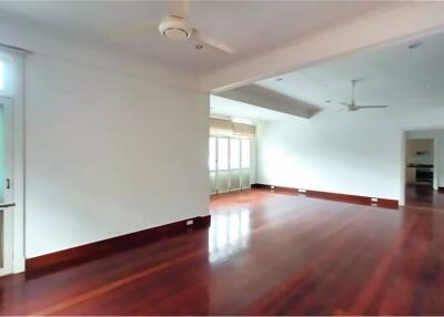 For Rent 4Bedrooms Single House with Pool + Big Garden in Sukhumvit  - Near BTS Phrom Phong - 920071001-12664