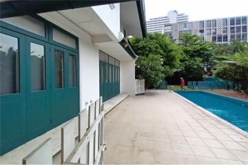 For Rent 4Bedrooms Single House with Pool Big Garden in Sukhumvit