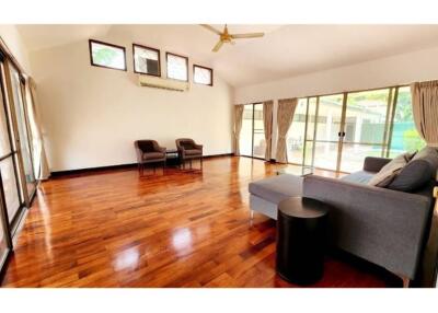 Urban Oasis: Rent 3BR House in Watthana District