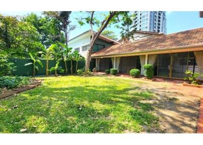 Urban Oasis: Rent 3BR House in Watthana District