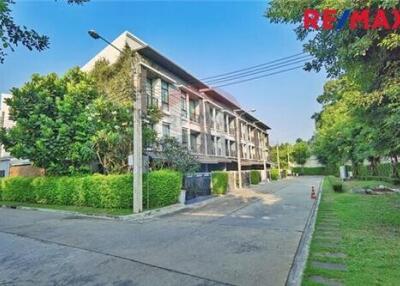 200 Sqm., 4 Beds Townhouse listed for ฿ 6,490,000.