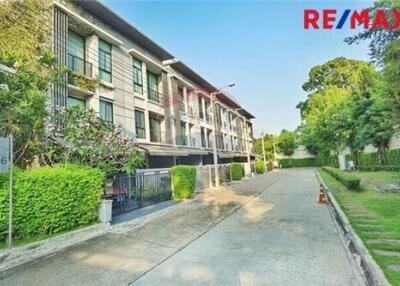 200 Sqm., 4 Beds Townhouse listed for ฿ 5,990,000.