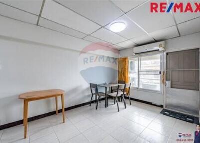 49 Sqm., 2 Beds Condo listed for ฿ 2,500,000.