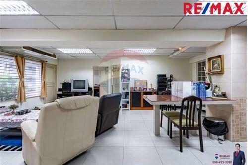 98 Sqm., 3 Beds Condo listed for ฿ 4,700,000.