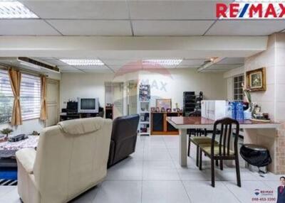98 Sqm., 3 Beds Condo listed for ฿ 4,700,000.