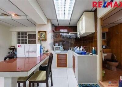 98 Sqm., 3 Beds Condo listed for ฿ 4,700,000.