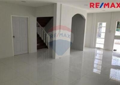 120 Sqm., 4 Beds Townhouse listed for ฿ 4,950,000.