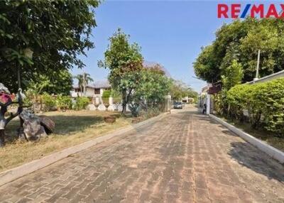 244 Sqm., 4 Beds House listed for ฿ 12,000,000.