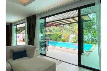 Exquisite Luxury Pool Villa At Khanom Nakhon Si Thammarat