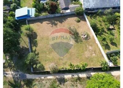 1,600 Sqm. Land listed for ฿ 5,200,000.