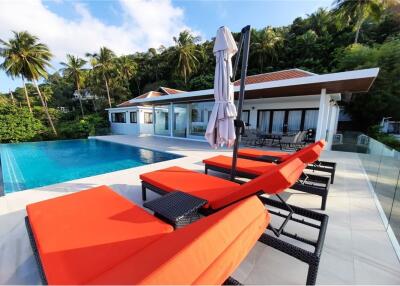 Panoramic sea views: vast and spacious 3 BEDROOM VILLA