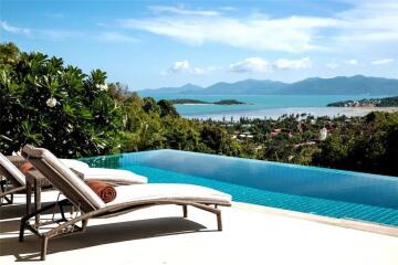 3 Bedroom Contemporary Sea View Villa in Koh Samui