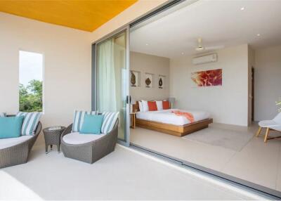 3 Bedroom Contemporary Sea View Villa in Koh Samui