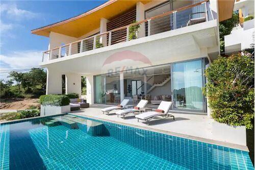 3 Bedroom Contemporary Sea View Villa in Koh Samui