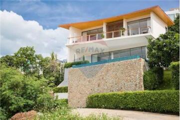 3 Bedroom Contemporary Sea View Villa in Koh Samui