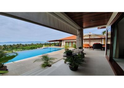 Panoramic sea views: vast and spacious FOUR BEDROOM VILLA