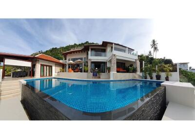 Panoramic sea views: vast and spacious FOUR BEDROOM VILLA