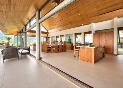 Modern style 5 bedroom sea view villa in Mae Nam