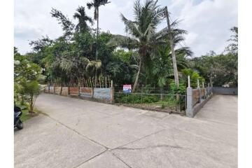 Land Exclusive Opportunity to Build Your Dream House or Villa in Samui