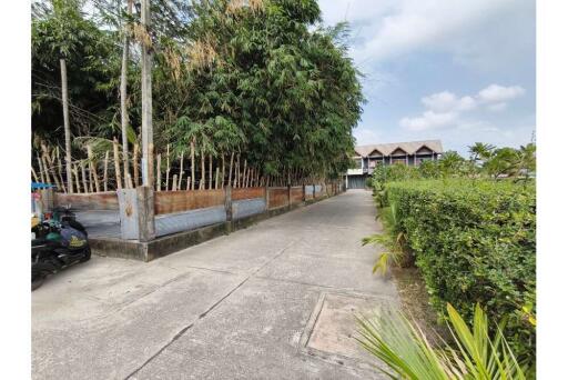 Land Exclusive Opportunity to Build Your Dream House or Villa in Samui