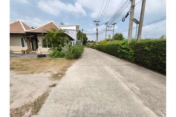 Land Exclusive Opportunity to Build Your Dream House or Villa in Samui