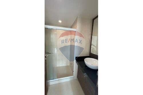 48 Sqm., 1 Bed, 1 Bath Condo listed for ฿ 2,647,700.