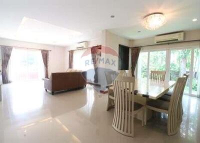 298 Sqm., 2 Beds Townhouse listed for ฿ 7,200,000.