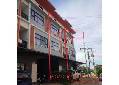 180 Sqm. Townhouse listed for ฿ 3,550,000.