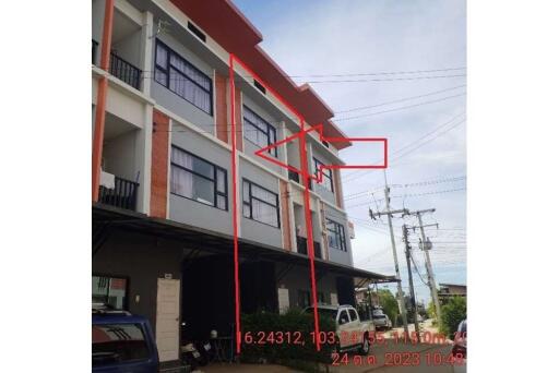 180 Sqm. Townhouse listed for ฿ 3,550,000.