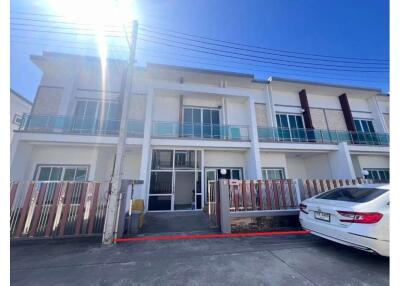 93 Sqm., 2 Baths Townhouse listed for ฿ 1,790,000.