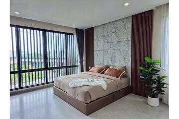 Pool villa in a good location, next to Huai Yai Road.