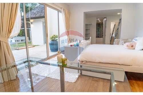 900 Sqm., 5 Beds, 5 Baths House listed for ฿ 89,000,000.