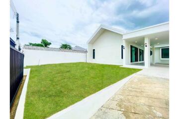 Modern House in Hua Hin Soi 88 For Sale - 920601001-256