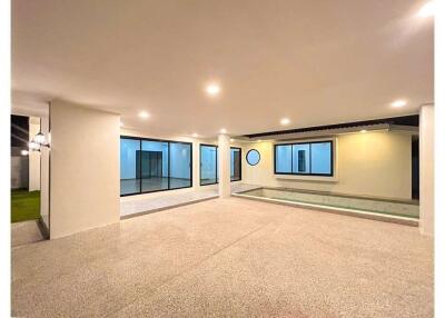 Modern House in Hua Hin Soi 88 For Sale - 920601001-256