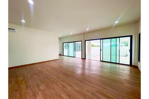 Modern House in Hua Hin Soi 88 For Sale - 920601001-256